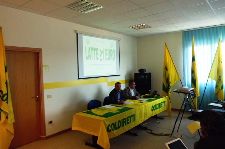 Il presidente e il direttore di Coldiretti Battista Cualbu e Luca Saba oggi durante la conferenza stampa