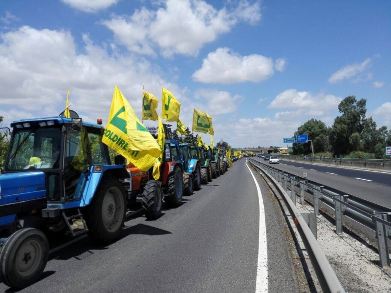La manifestazione della Coldiretti sulla 131