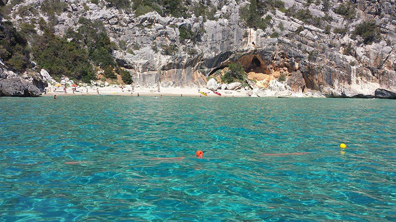 Spiaggia Tziu Santoru, estate 2016 - Foto: Club Nautico Cala Gonone